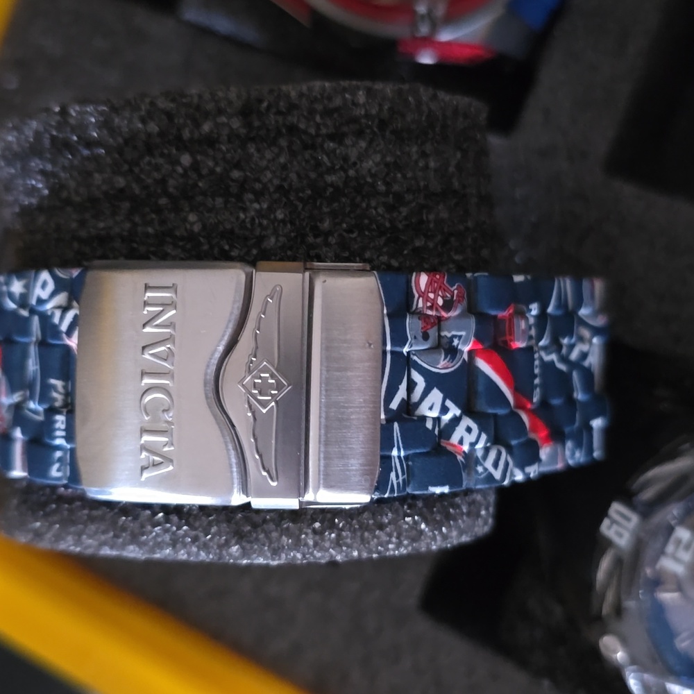 Invicta Reserve New England Patriots Men's Swim Watch - Blue and Red - Picture 3 of 4